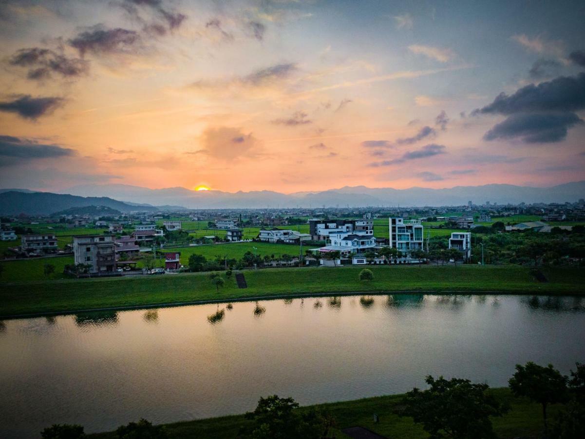 冬山閒雲居民宿 Dongshan  Buitenkant foto
